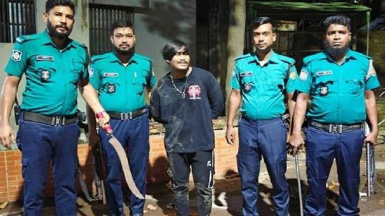 মোহাম্মদপুরের ‘শীর্ষ ছিনতাইকারী’ পাঁয়তা মোহাম্মদপুরের ‘শীর্ষ ছিনতাইকারী’ পাঁয়তা