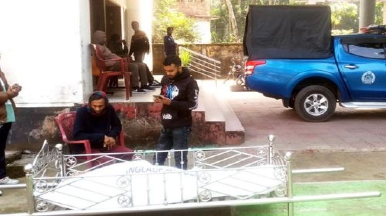 ফকিরহাটে গ্রেপ্তারের পর অসুস্থ হয়ে দুই ম