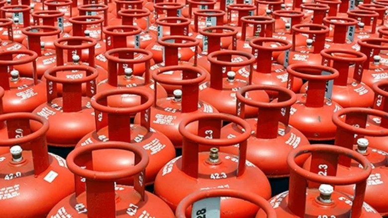 বাজারে এলপিজির দরে আগুন, উদাসীন বিইআরসি