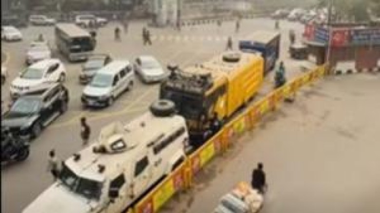 কাওরানবাজারে মোবাইল ফোন ব্যবসায়ীদের সঙ্