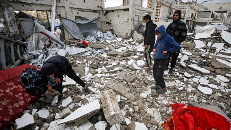 গাজায় ৭০ হাজার ফিলিস্তিনি নিহতের কথা স্ব