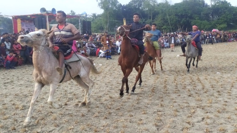 ঐতিহ্যবাহি ঘোড় দৌড় প্রতিযোগীতা সাংস্কৃতিক বিকাশ ত্...