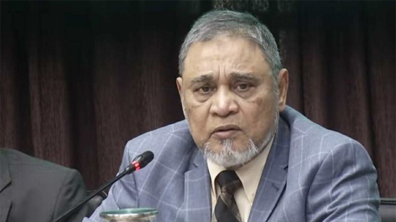 রাজনীতিতে পর্যবেক্ষকরা জড়িয়ে পড়লে সবক