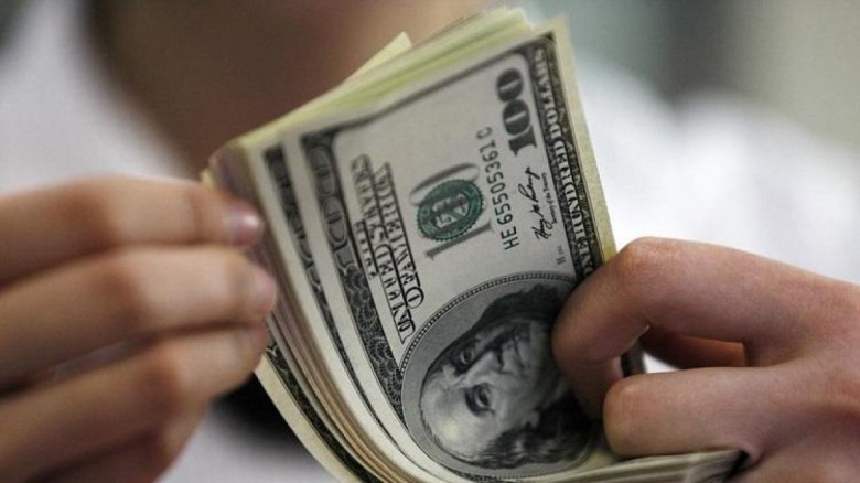 ডলার এখনও কিনছে বাংলাদেশ ব্যাংক