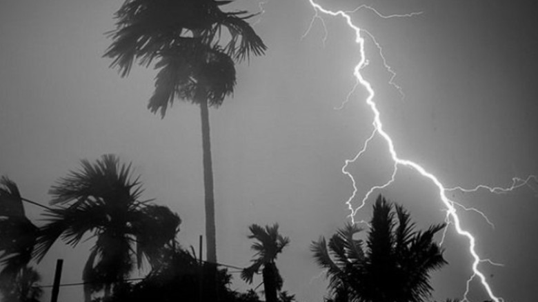 ঢাকা ও সিলেটসহ ১১ জেলায় ৬০ কিমি বেগে ঝড়ে