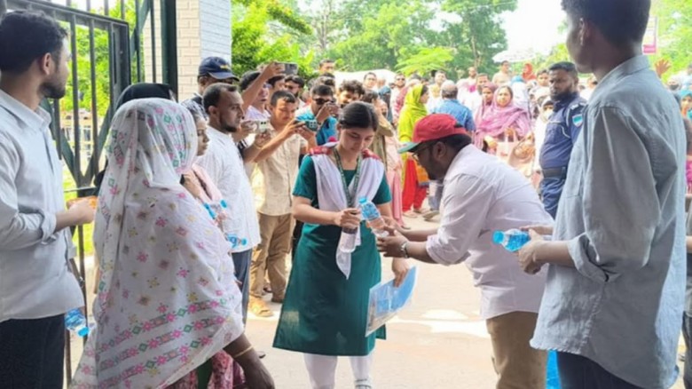 বাগেরহাটে এসএসসি পরীক্ষায় স্বেচ্ছাসেবায় 