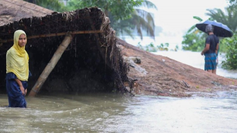 পানি কমলেও কাঁদছে মানুষ,  ভেসে উঠছে ধ্বং