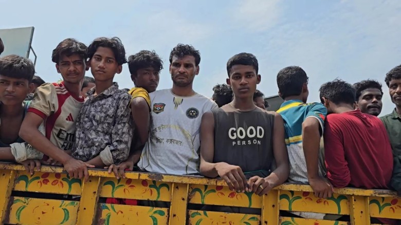 টেকনাফে  প্রতিবন্ধী কিশোর থেকে শুরু করে 
